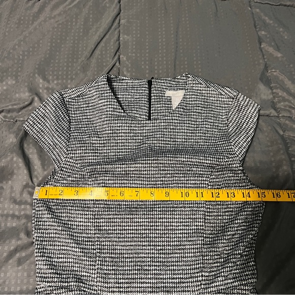 H&M black & white houndstooth like patterned dress size small - Picture 3 of 9
